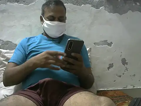 Snapshot of Famit025 chatting on March 27, 2026, 6:09 pm Famit025 online show from March 27, 2026, 6:09 pm