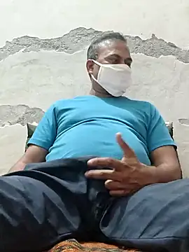 Snapshot of Famit025 chatting on March 28, 2026, 7:37 pm Famit025 online show from March 28, 2026, 7:37 pm