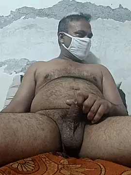 Snapshot of Famit025 chatting on March 14, 2026, 9:43 pm Famit025 online show from March 14, 2026, 9:43 pm