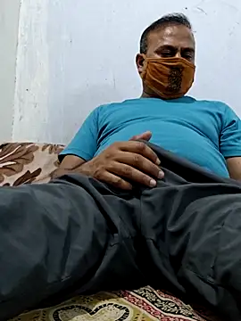 Snapshot of Famit025 chatting on March 11, 2026, 4:56 pm Famit025 online show from March 11, 2026, 4:56 pm