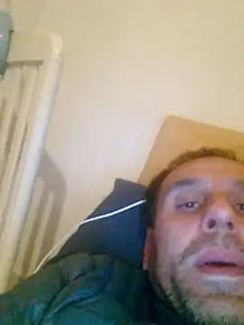 Alessio17p online show from April 4, 2026, 3:46 am