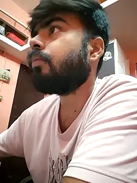 soniriyaa010101 online show from November 5, 2025, 8:28 am