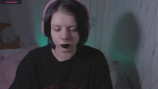 Alice Zev online show from May 14, 2026, 6:05 pm