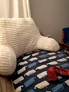 Snapshot of LuvTune chatting on March 13, 2026, 7:02 am LuvTune online show from March 13, 2026, 7:02 am