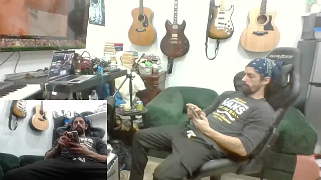 Snapshot of Stringin69 chatting on March 6, 2026, 8:09 am Stringin69 online show from March 6, 2026, 8:09 am