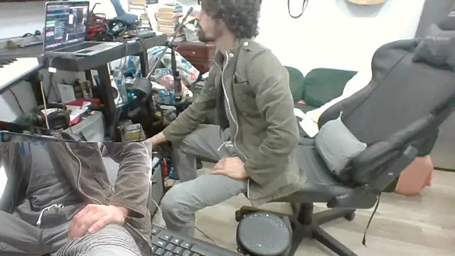 Snapshot of Stringin69 chatting on February 26, 2026, 5:24 pm Stringin69 online show from February 26, 2026, 5:24 pm