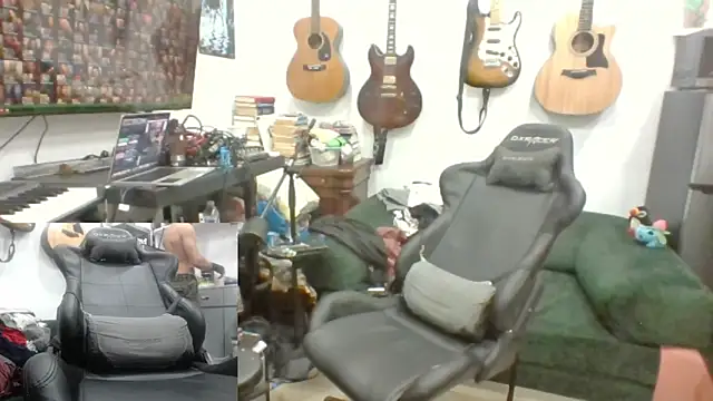 Snapshot of Stringin69 chatting on March 12, 2026, 9:02 am Stringin69 online show from March 12, 2026, 9:02 am