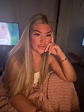 EmilyKingg online show from September 29, 2025, 6:57 pm