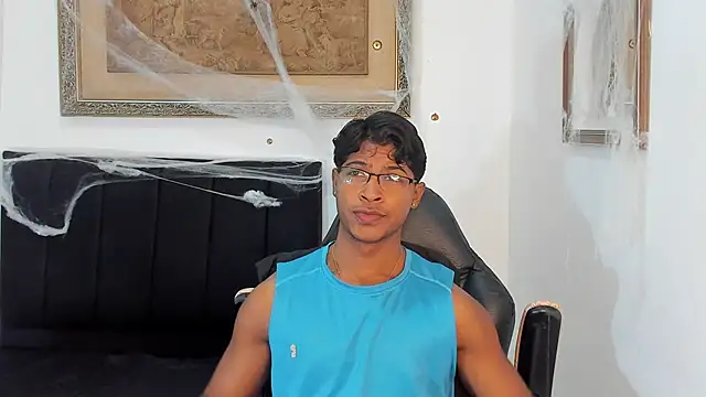 Snapshot of cassian_gold chatting on October 16, 2025, 7:00 pm cassian gold online show from October 16, 2025, 7:00 pm