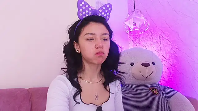 april bennett online show from October 28, 2025, 12:37 pm