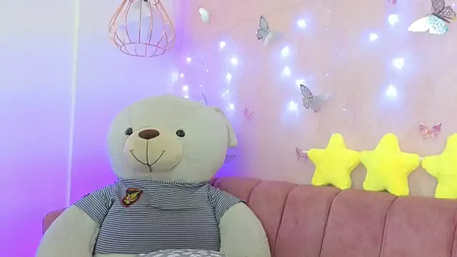 april bennett online show from December 1, 2025, 12:39 pm