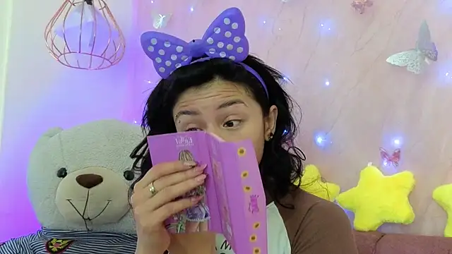 april bennett online show from November 27, 2025, 1:00 pm