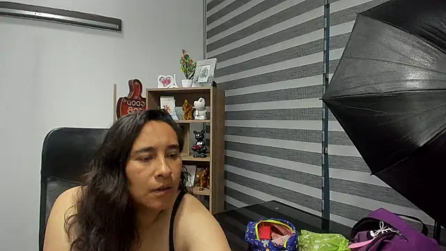LeilaSmith  online show from July 6, 2026, 11:17 am