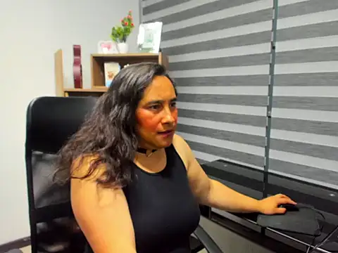 LeilaSmith  online show from July 1, 2026, 11:32 am