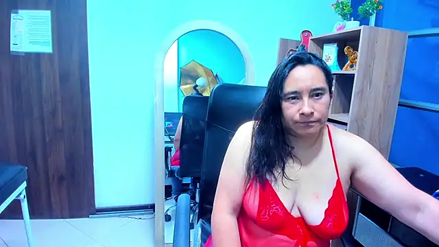 Snapshot of LeilaSmith_ chatting on June 16, 2026, 10:59 am LeilaSmith online show from June 16, 2026, 10:59 am