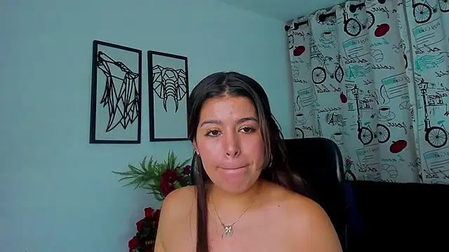 Kaylaa Cooper online show from October 3, 2025, 7:04 pm