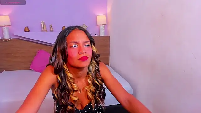 BiancaEmber9 online show from September 29, 2025, 11:49 am