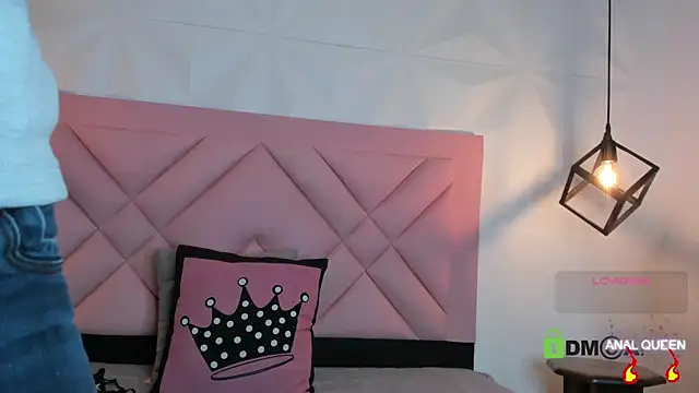 Caroline daring online show from May 1, 2026, 11:48 am
