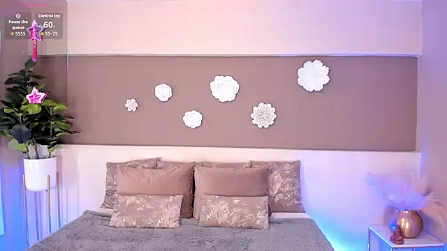 Snapshot of VictoriaShelby chatting on November 26, 2025, 11:54 am VictoriaShelby online show from November 26, 2025, 11:54 am