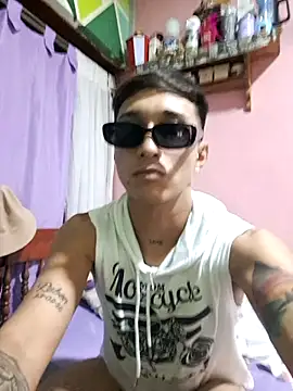 Ismaa  98 online show from December 17, 2025, 7:35 am