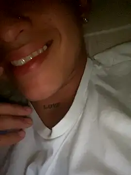 Ismaa  98 online show from September 26, 2025, 6:31 am