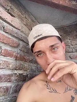 Ismaa  98 online show from October 21, 2025, 7:46 pm