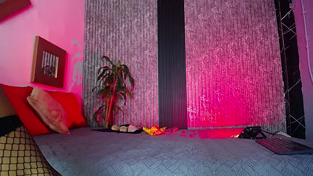 Snapshot of Alisha_Ebonyy chatting on February 14, 2026, 12:05 pm Alisha Ebonyy online show from February 14, 2026, 12:05 pm