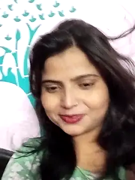 Hot-Pooja25 online show from May 3, 2026, 12:53 pm