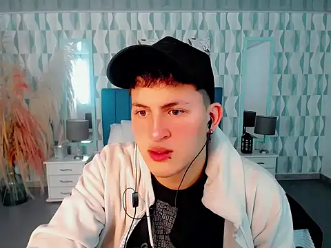 Axel savage online show from November 11, 2025, 2:23 pm