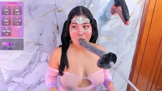 mysticlatina1 online show from April 4, 2026, 12:12 pm