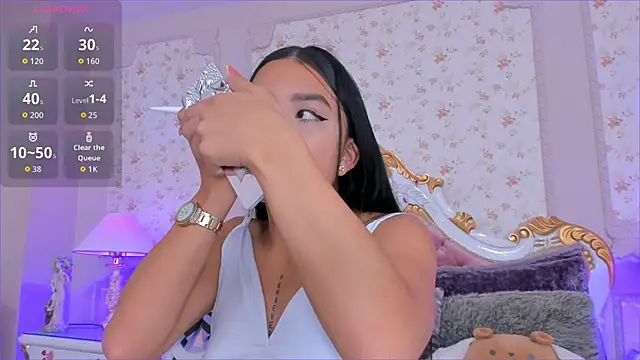 Snapshot of SharonBonet chatting on February 12, 2026, 11:32 am SharonBonet online show from February 12, 2026, 11:32 am