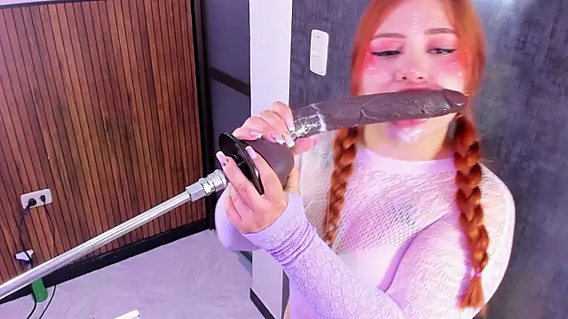 Snapshot of alana_glasses chatting on February 14, 2026, 12:16 pm alana glasses online show from February 14, 2026, 12:16 pm