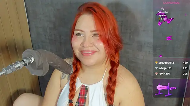 Snapshot of alana_glasses chatting on March 21, 2026, 12:31 pm alana glasses online show from March 21, 2026, 12:31 pm