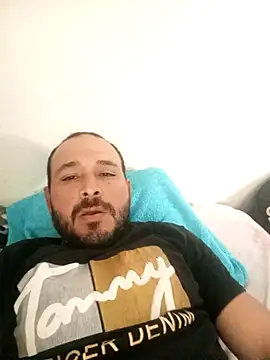javi-tunene online show from September 29, 2025, 8:14 pm