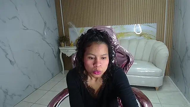 Snapshot of catalina5_s chatting on October 12, 2025, 1:34 pm catalina5 s online show from October 12, 2025, 1:34 pm