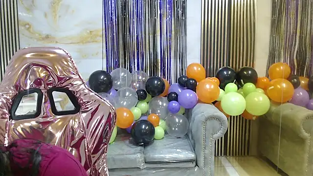 Snapshot of catalina5_s chatting on November 6, 2025, 1:04 pm catalina5 s online show from November 6, 2025, 1:04 pm