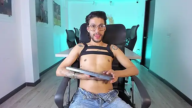 LiamSamders online show from September 28, 2025, 12:23 pm