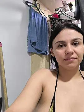 Snapshot of Daniela-rosee chatting on July 25, 2026, 12:51 am Daniela-rosee online show from July 25, 2026, 12:51 am