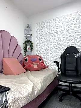 Snapshot of carlalee_e chatting on October 10, 2025, 7:25 pm carlalee e online show from October 10, 2025, 7:25 pm