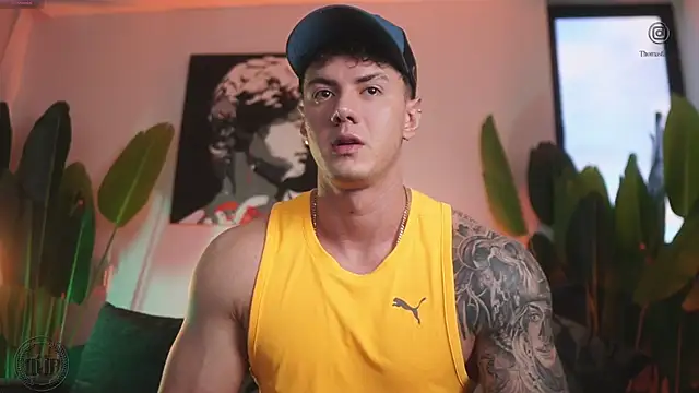 Snapshot of Thomas_Falcon chatting on November 29, 2025, 10:32 pm Thomas Falcon online show from November 29, 2025, 10:32 pm