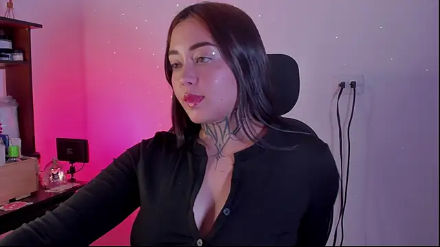 SofiaBermudez online show from October 14, 2025, 11:47 pm