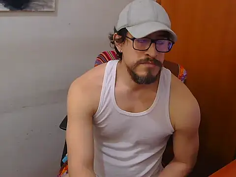 GuivernoStud online show from September 22, 2025, 8:37 pm