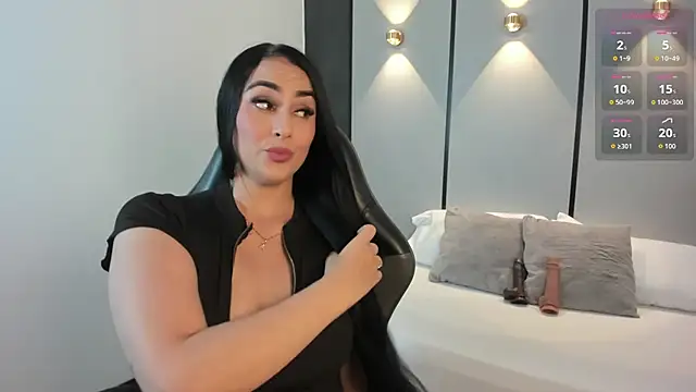 Snapshot of ashly_moonn chatting on July 24, 2026, 12:12 pm ashly moonn online show from July 24, 2026, 12:12 pm