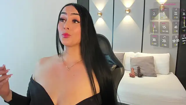 Snapshot of ashly_moonn chatting on June 10, 2026, 12:39 pm ashly moonn online show from June 10, 2026, 12:39 pm