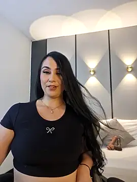 Snapshot of ashly_moonn chatting on July 25, 2026, 12:11 pm ashly moonn online show from July 25, 2026, 12:11 pm