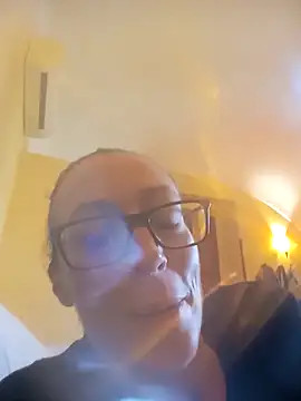 Snapshot of Astrid3 chatting on October 22, 2025, 2:49 pm Astrid3 online show from October 22, 2025, 2:49 pm