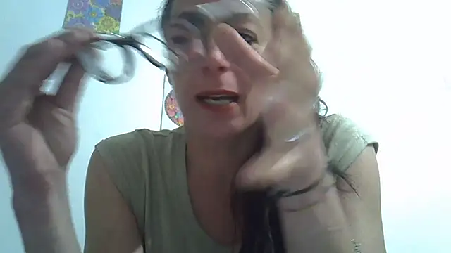 Astrid3 online show from May 1, 2026, 10:04 pm