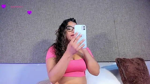 Salomeferreira  online show from October 30, 2025, 4:37 pm