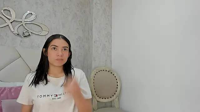 Skylerwhite02 online show from October 17, 2025, 7:48 pm