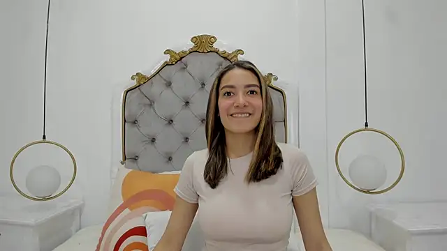 Skylerwhite02 online show from July 25, 2026, 3:47 am